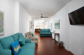 Downtown Paradise - Image 5