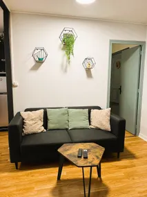 Central_ Spacious air-conditioned 3-room apartment, terrace - Image 4