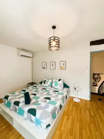 Central_ Spacious air-conditioned 3-room apartment, terrace - Image 3
