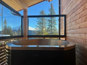 Luxury chalet with sauna & hot tub - Image 5