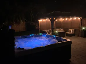 Hemingway’s Hot Tub Hideaway 3BR 2BA Whole House - Image 4
