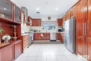 KozyGuru | Rockdale | Spacious 2 Bedrooms House - Image 4