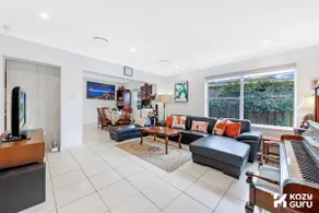 KozyGuru | Rockdale | Spacious 2 Bedrooms House - Image 5
