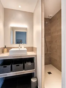 L'Atelier-Loft-Private Bathroom-Apartment-V - Image 3