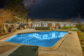 Peaceful Boho stays*4BRs*8 beds*2TVs*pool & deck - Image 2