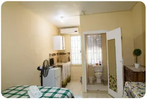 Corner Room - CityNest - Image 2