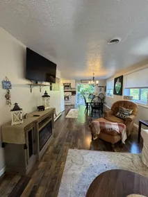 Secluded Leesville Lakehouse, Hot tub, Pets, Wifi - Image 5