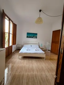 Modernist house - Image 3
