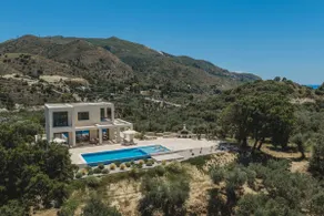 Euphoria Hill Luxury 3BR Villa with Private Pool & Sea View, By TK Premium Stays - Image 4