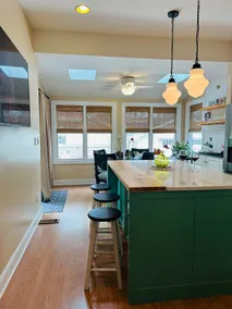 Highlands Bungalow Close to All / 3000+ sq ft - Image 3
