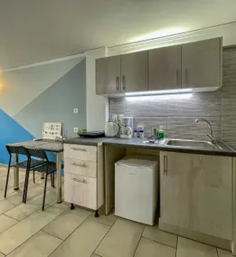 Cozy Studio for 2 in Vibrant Zografou, Athens - Image 4