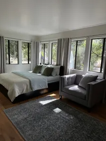 Cozy Ranchside Guesthouse Nestled in Nature - Image 4