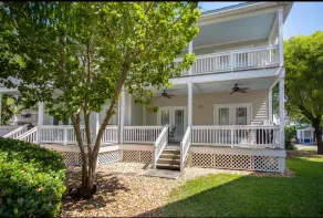 Coral Hammock Poolside Home - Image 2
