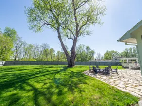Schoolhouse- Fenced Yard & Pet Friendly, Game Room - Image 3