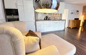 Deluxe vacation home with sauna & fireplace - Image 3