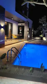 LA Villas Kuantan Private Pool,Near Beach,BBQ,Karaoke - Image 5
