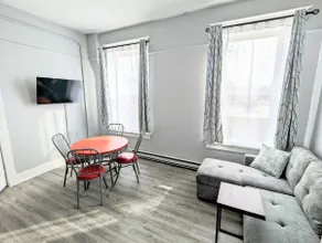 Quaint 1BR with Kitchenette, Free Laundry - Image 2
