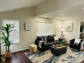 Cozy 4 Bedroom Retreat w/ 1 car garage. - Image 2