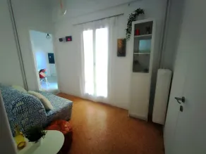 Cozy & Spacious Apartment in Central - Image 2