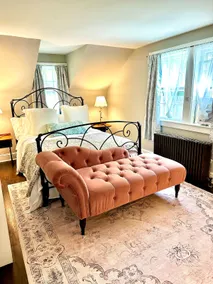 Guest Suite at Wisteria Gardens - Image 2