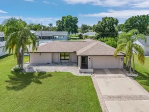 Putt putt house 4 beds/2baths/heated pool/Jacuzzi - Image 2