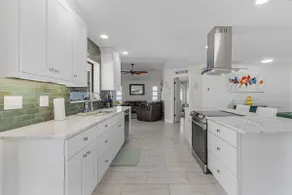 Putt putt house 4 beds/2baths/heated pool/Jacuzzi - Image 5