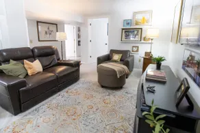 Free Parking-Dog Friendly-0.4mi OWU-Full Kitchen - Image 2