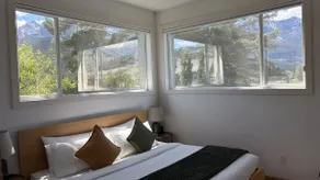 Mount View Retreat near Canmore |King bed |Balcony - Image 4