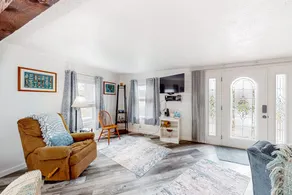 1BR dog-friendly nautical home with patio & W/D - Image 5