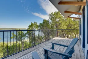 Modern Graford Cabin: Walk to Possum Kingdom Lake! - Image 2