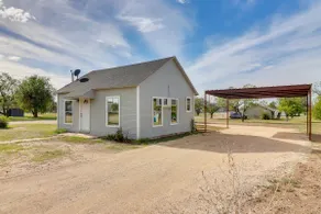 Cozy Ballinger Vacation Rental w/ Deck & Grill! - Image 3