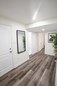 Modern Lux Suite No Cleaning Fee + Free Parking - Image 2