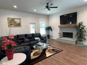 Cozy Get-A-Way in Bryant - 4Bd 2 Ba - Image 2