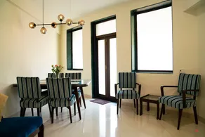 Luxurious 3.5BHK in Marine Lines! - Image 3