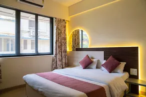 Luxurious 3.5BHK in Marine Lines! - Image 4