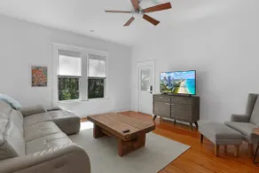 Luxury Apartment in Historic Downtown Duck Pond - Image 5