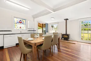 Campbell's Cottage by Experience Jervis Bay - Image 2