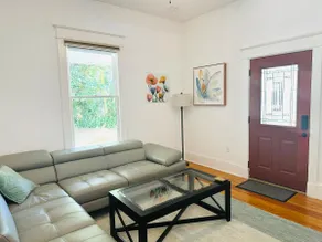 Charming Apartment in Historic Downtown Duck Pond - Image 3