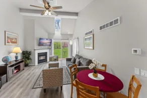 Dells Retreat-A Romantic Haven-Jacuzzi,Pool&HotTub - Image 4