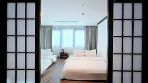 2-4 / 353 Modern Hanok, Free Parking & Breakfast - Image 3
