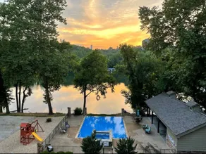 Lakefront Luxury No Stairs/3 Kings Min to Downtown - Image 2