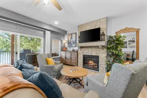 Lakefront Luxury No Stairs/3 Kings Min to Downtown - Image 3