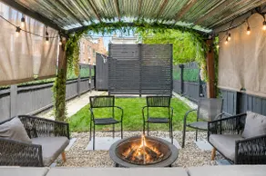 Artistic Stay near Hyde Park: 2 Living, Courtyard - Image 4