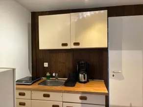 Cozy Studio – Quiet, Fast Wi-Fi, 10 minCenter - Image 4