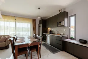 3BR Home • 3 Bathrooms • Walk to Beach - Image 5