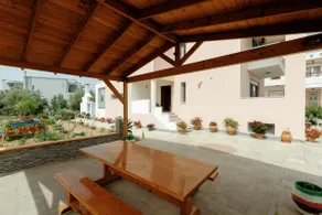 3BR Home • 3 Bathrooms • Walk to Beach - Image 3