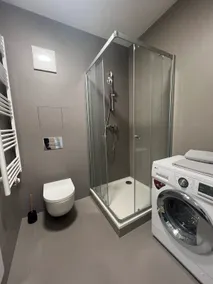 Pleasant SoHo apartment with private parking free - Image 4
