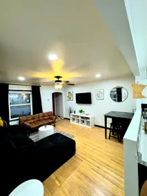 Luxury 2BR Near Airport & Downtown – Sleeps 6! - Image 2