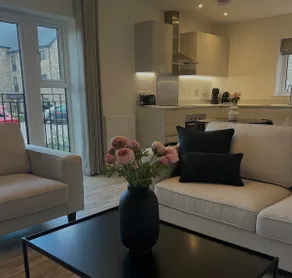 Modern apartment in Hitchin with parking - Image 3