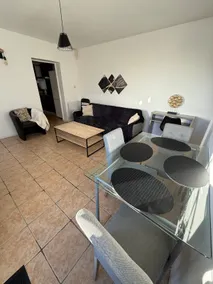 Air-conditioned house with garden - Image 3
